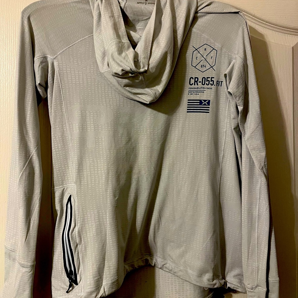 Reebok Crissfit
Size M